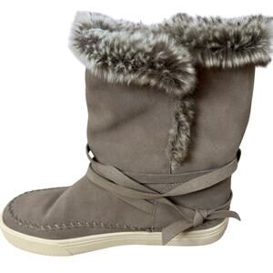Toms Women's Size 9 Boots with Faux Fur Trim and Wrap Suede Straps